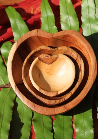  Set of 3 Heart Nesting Bowls